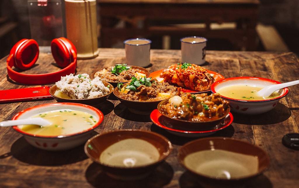 深圳餐飲品牌設(shè)計(jì),餐飲空間設(shè)計(jì)的時(shí)候需要注意什么事項(xiàng)