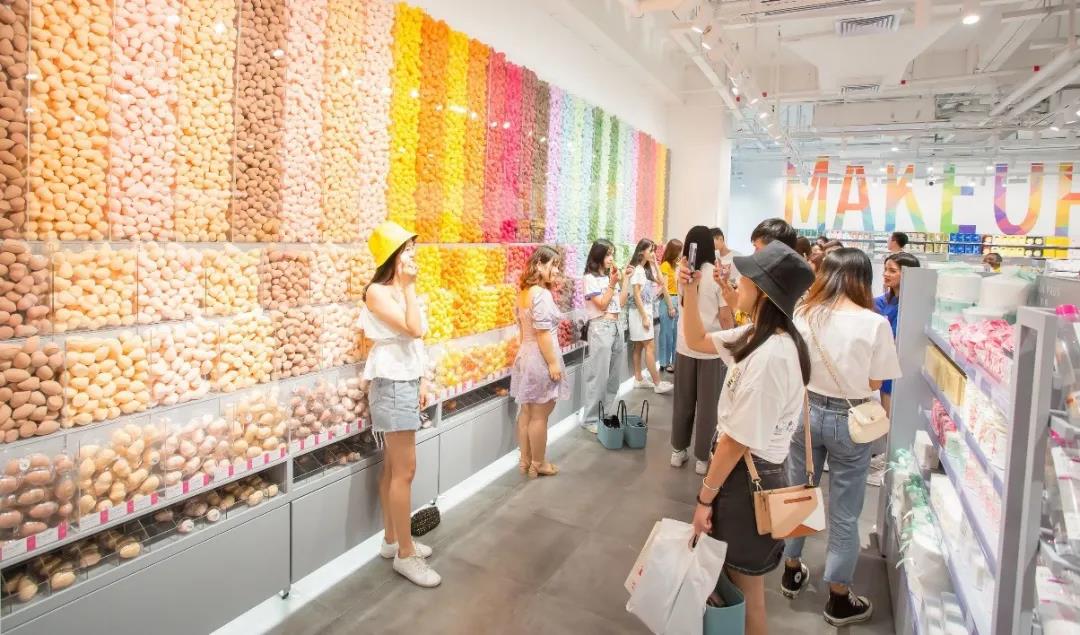 深圳品牌設(shè)計︱開店狂魔KKV，為什么越開越虧？