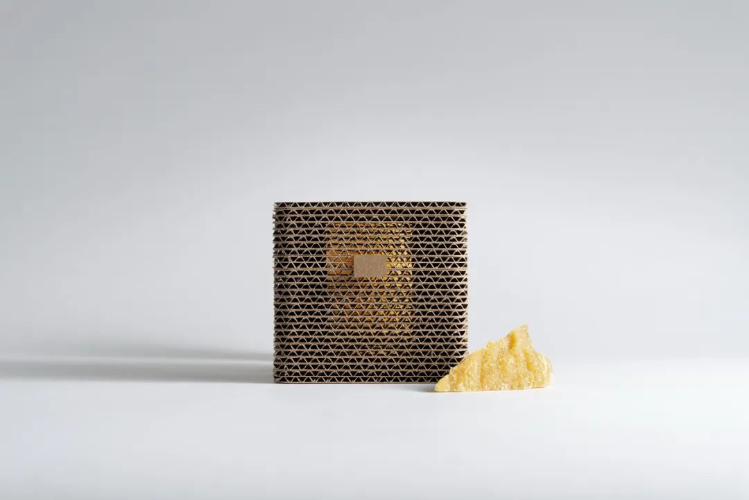 深圳品牌設(shè)計(jì)｜一切為了更加的原生態(tài)，將包裝做成一個(gè)蜂巢——BEE LOOP CAPSULE蜂蜜外包裝設(shè)計(jì)